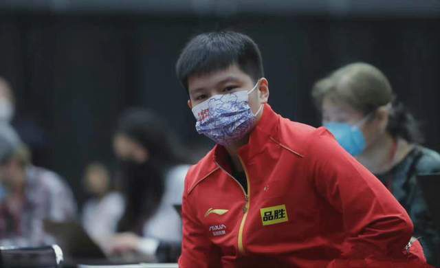 财政公平规则促使曼联成为更积极的卖家，不过球队不会强制球员离队，滕哈赫也不会批准将削弱球队阵容的转会。